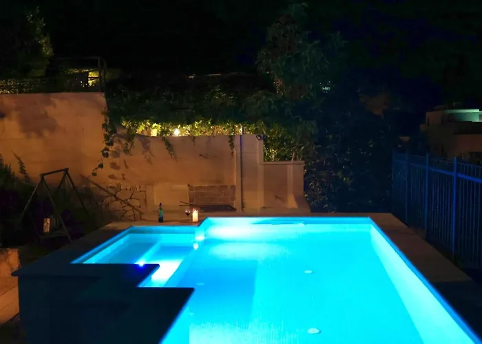 Gv - With Magnapool Willa