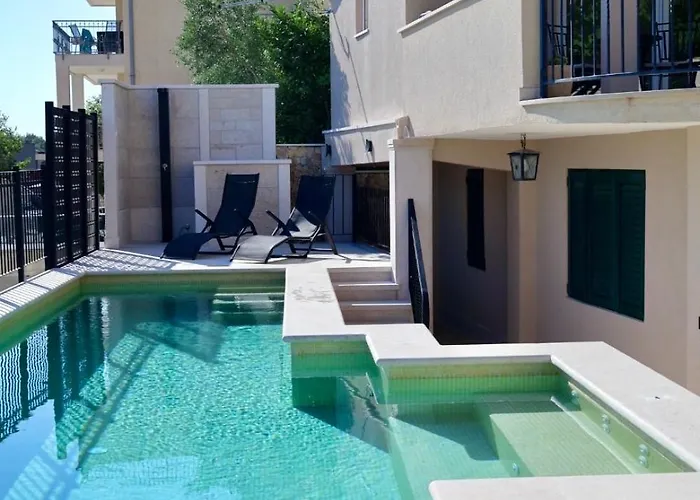 Villa Gv - With Magnapool Makarska