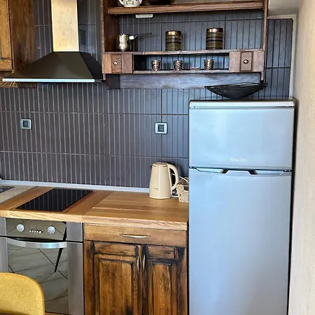 Gv - With Magnapool Μακάρσκα