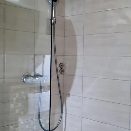 Gv - With Magnapool * Μακάρσκα